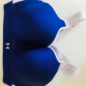 Under Armour sports bra 36 DD